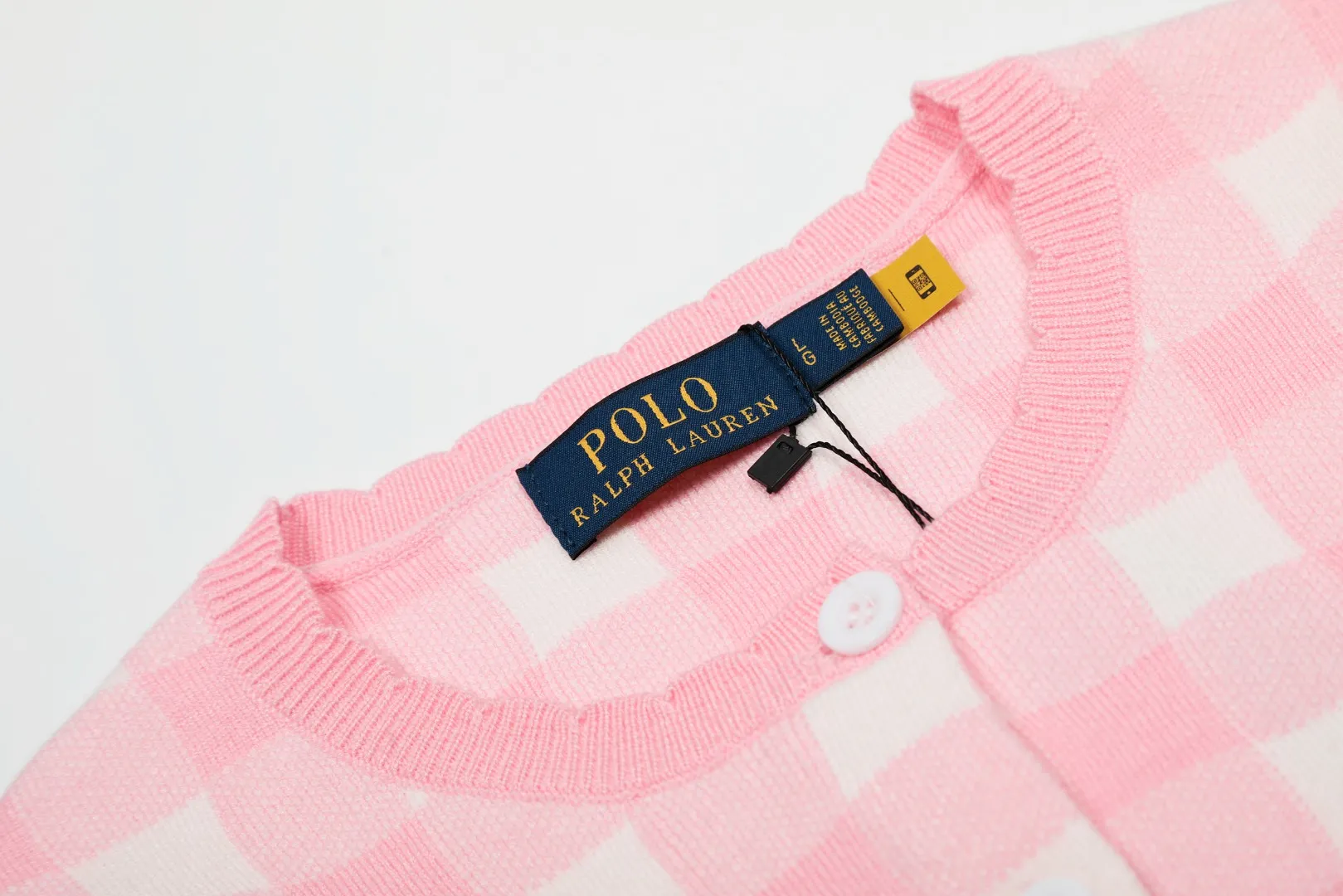 P166 💰 "Top quality" Style number: DS115# (on sale all year round) [Ralph Lauren plaid jacquard basic pony embroidered logo knitted cardigan short-sleeved] ✅Ralph Lauren all-match goddess style plain plaid knitted cardigan short-sleeved for all seasons ✅Main provider of platform live broadcast Wholesale entities ✅ZP quality 1:1 version Scan the code to enter the GF website Counter quality ✅Detailed quality The only one in Guangzhou Imported quality cotton yarn, focusing on high-end, cost-effective, good quality needless to say ✅The version restores the original version, loose, comfortable and stress-free, simple is high-end, classic is eternal, ✅The upper body is simple and easy to match, a must-have for goddess ootd. Good-looking clothes are never picky. A must-have in the goddess' wardrobe. Size: S-L Color: Navy Gray Yellow Pink Light Blue Red